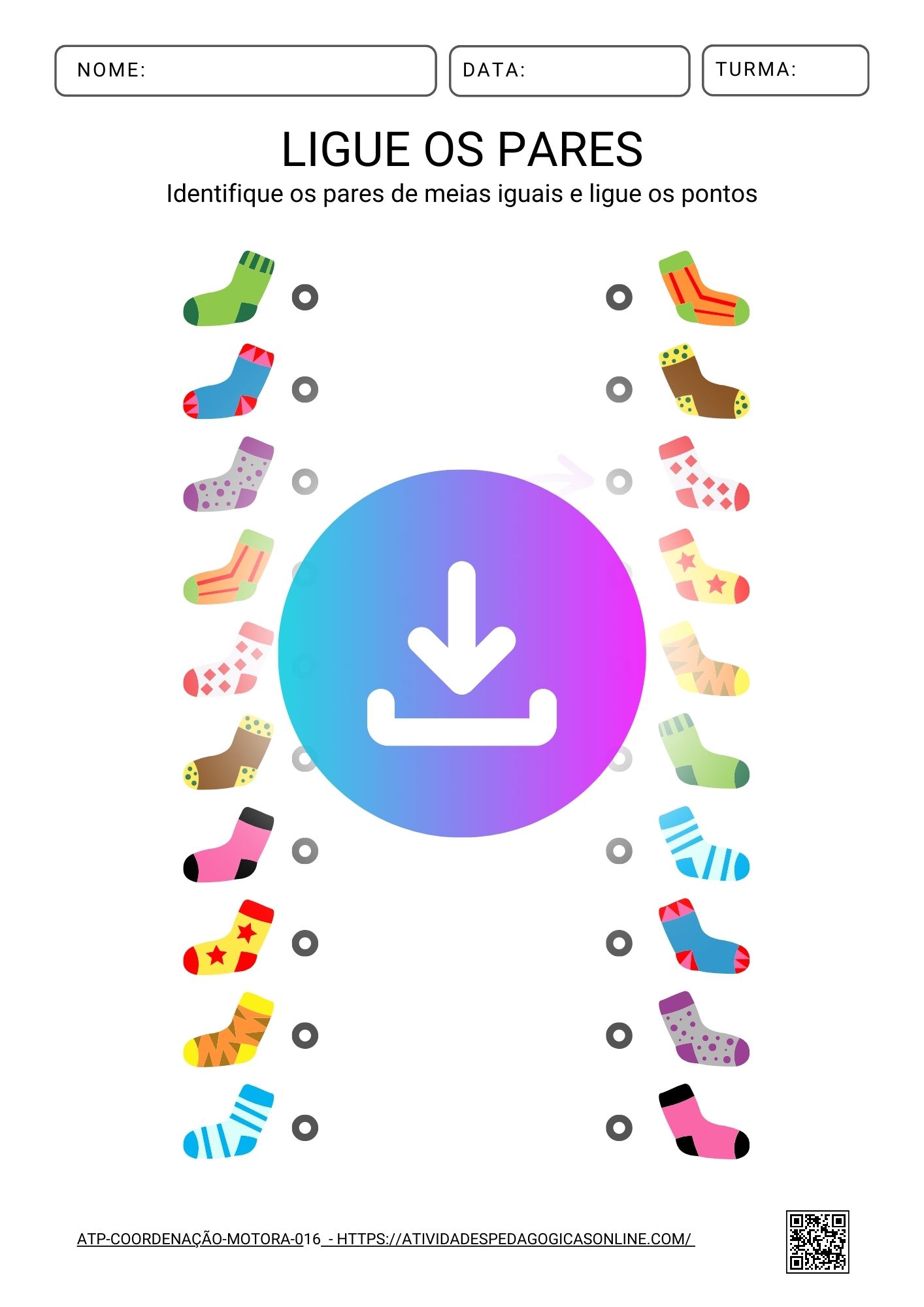 Atividade pedagógica de ligar os pares de meias iguais, focada no desenvolvimento da coordenação motora fina e percepção visual.